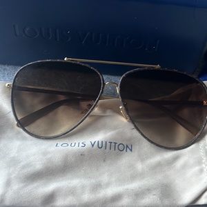 Louis Vuitton Pre-Owned Player Black/Grey Aviator Sunglasses